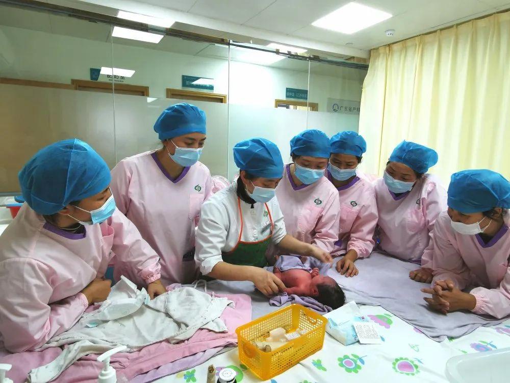 偏关县妇婴监护型护送